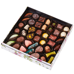 Caja 42 bombones rellenos surtidos - Caramel Chocolatería